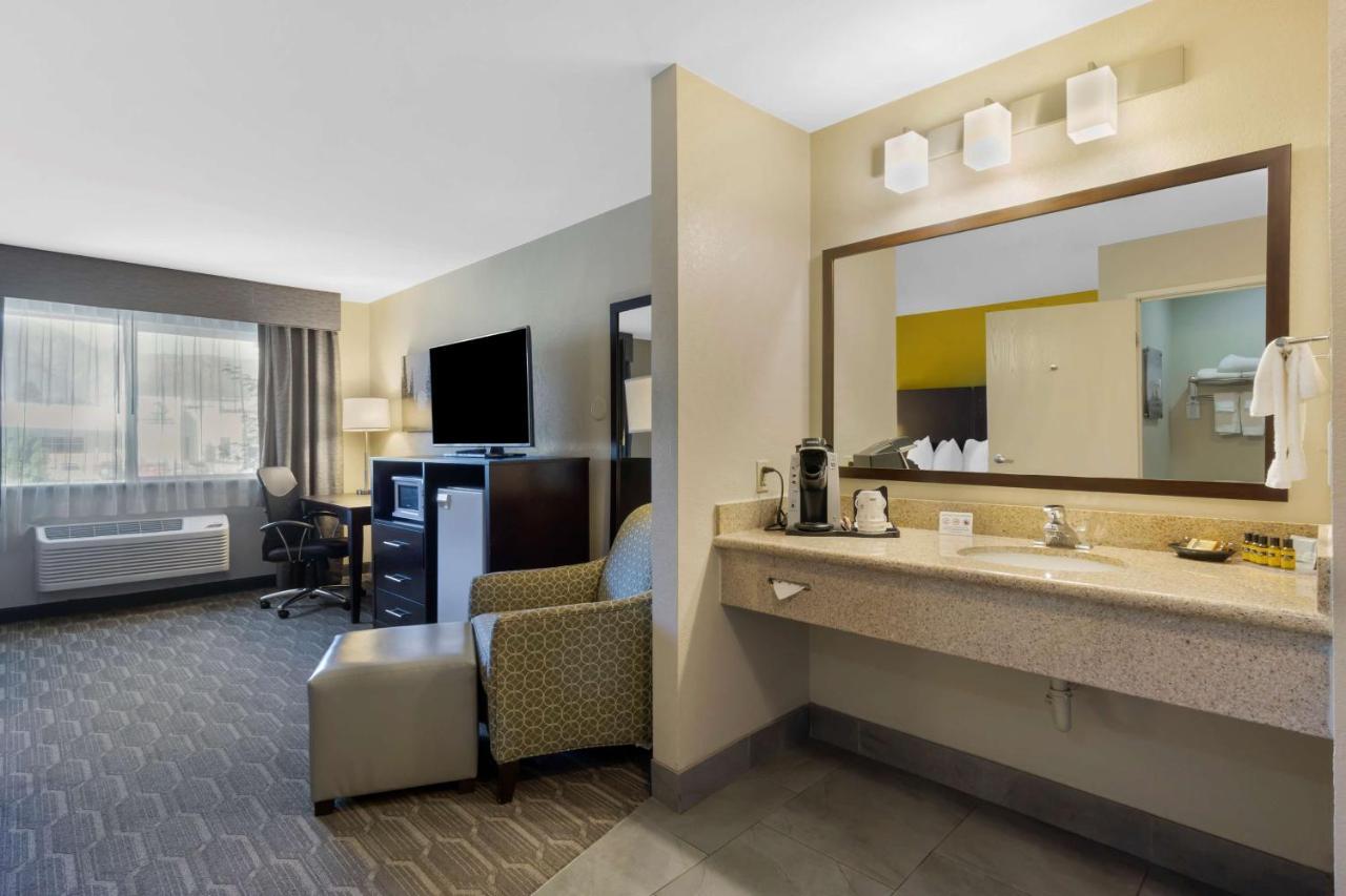 Best Western Plus Wenatchee Downtown Hotel Екстериор снимка
