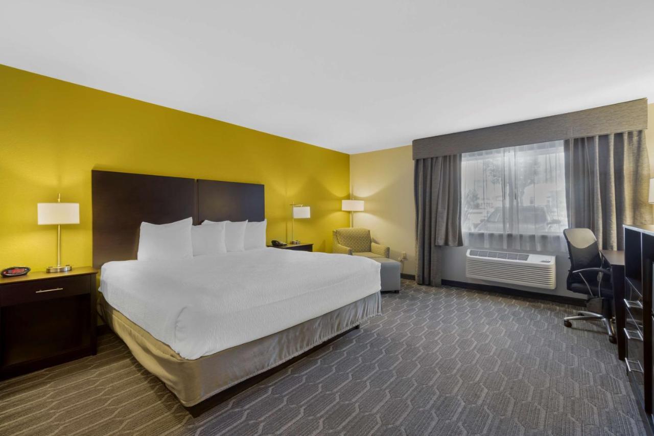 Best Western Plus Wenatchee Downtown Hotel Екстериор снимка